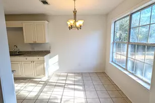 2733 Blue Bay Ct, Navarre, FL 32566 - Photo 6