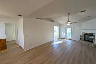 2733 Blue Bay Ct, Navarre, FL 32566 - Photo 2