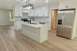 105 Drew Ct, Niceville, FL 32578 - Photo 10