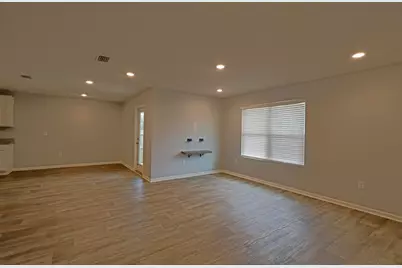 5747 Guinevere Lane, Milton, FL 32583 - Photo 10