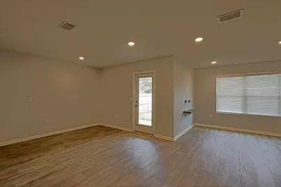 5747 Guinevere Lane, Milton, FL 32583 - Photo 8