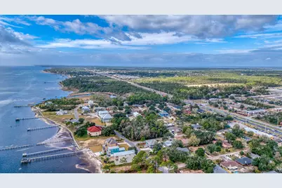 1788 Commander Harvey Lane Lane, Navarre, FL 32566 - Photo 2