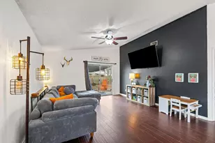 9446 Parker Pl Dr, Navarre, FL 32566 - Photo 10