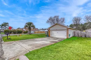 9446 Parker Pl Dr, Navarre, FL 32566 - Photo 36