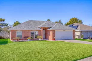 1953 Shadow Lake Dr, Gulf Breeze, FL 32563 - Photo 1