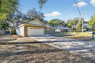 202 Mary Ln, Crestview, FL 32536 - Photo 8