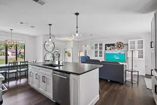 89 W Country Club Dr W, Destin, FL 32541 - Photo 4