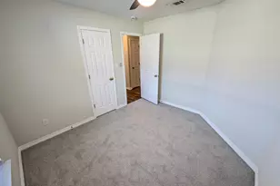 2001 Presidio St, Navarre, FL 32566 - Photo 10