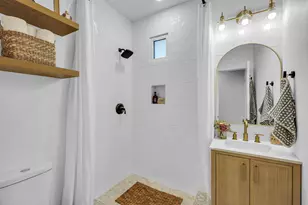 1613 E De Soto Street E, Pensacola, FL 32501 - Photo 16