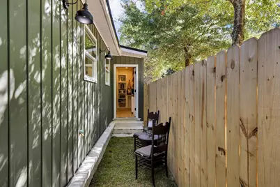 1613 E De Soto Street E, Pensacola, FL 32501 - Photo 12