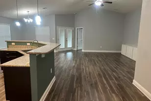 2413 Spur Ln, Gulf Breeze, FL 32563 - Photo 8