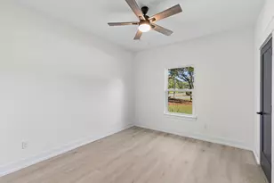 2374 Salamanca St, Navarre, FL 32566 - Photo 4