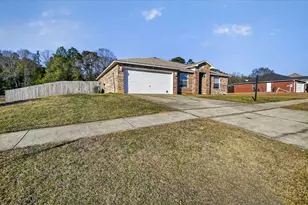 2412 Cumberland Way, Crestview, FL 32536 - Photo 4