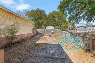 2125 Jeannie St, Navarre, FL 32566 - Photo 8