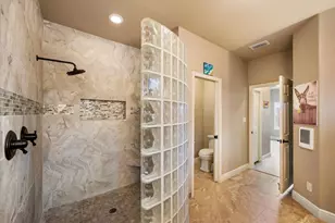 4154 Oak Pointe Dr, Gulf Breeze, FL 32563 - Photo 4