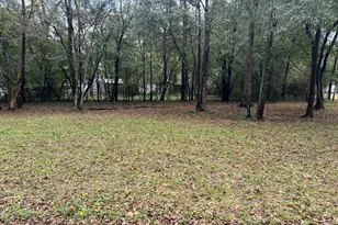 750 W Orange Ave W, Defuniak Springs, FL 32435 - Photo 6