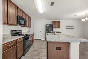 5864 Magnolia Bend Blvd, Milton, FL 32570 - Photo 10