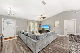 5424 Maverick Ln, Gulf Breeze, FL 32563 - Photo 2