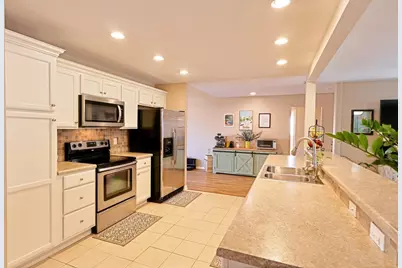 1647 Kalakaua Court, Gulf Breeze, FL 32561 - Photo 4