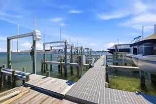 569 Radiant Cir, Mary Esther, FL 32569 - Photo 4