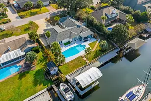 961 Aquamarine Dr, Gulf Breeze, FL 32563 - Photo 2