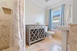 961 Aquamarine Dr, Gulf Breeze, FL 32563 - Photo 52