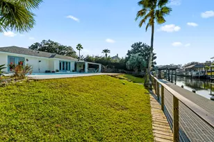 961 Aquamarine Dr, Gulf Breeze, FL 32563 - Photo 12