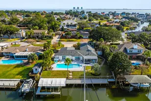 961 Aquamarine Dr, Gulf Breeze, FL 32563 - Photo 50