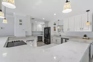 961 Aquamarine Dr, Gulf Breeze, FL 32563 - Photo 36