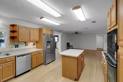 300 Wildwood Street, Mary Esther, FL 32569 - Photo 10