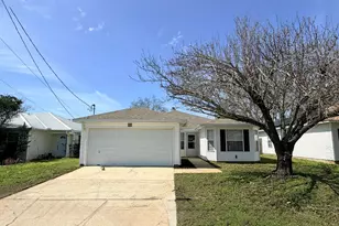 34 Stowe Rd, Mary Esther, FL 32569 - Photo 1