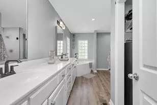 8905 Binnacle Ct, Navarre, FL 32566 - Photo 24