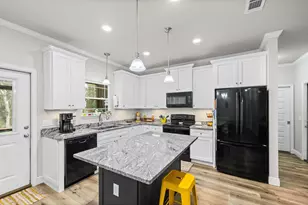 922 E Edney Ave E, Crestview, FL 32539 - Photo 16