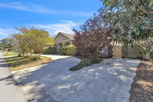 175 Camelia St, Gulf Breeze, FL 32561 - Photo 44
