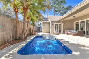 175 Camelia St, Gulf Breeze, FL 32561 - Photo 2