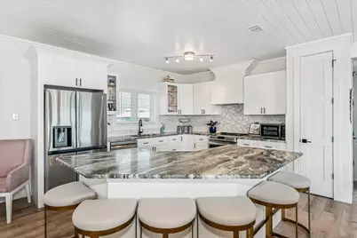 7515 Gulf Boulevard, Navarre, FL 32566 - Photo 10