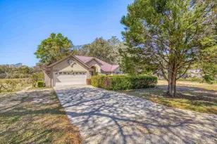 321 Skyline Cir, Crestview, FL 32539 - Photo 2