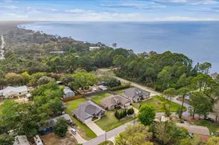 1911 Ladybird Ln, Gulf Breeze, FL 32563 - Photo 40