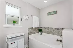 1911 Ladybird Ln, Gulf Breeze, FL 32563 - Photo 18