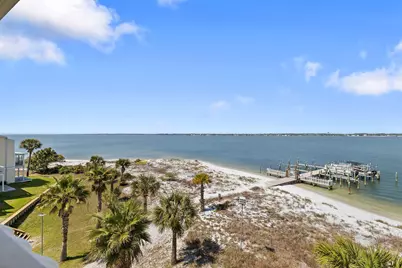 1440 Paradise Point Drive #UNIT 6, Navarre, FL 32566 - Photo 2