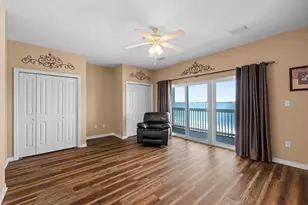 1440 Paradise Point Dr, Navarre, FL 32566 - Photo 4