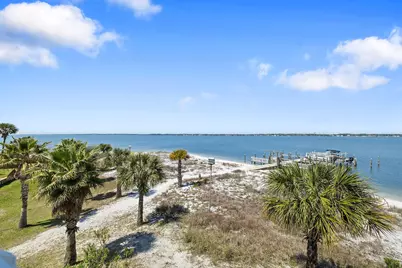 1440 Paradise Point Drive #UNIT 6, Navarre, FL 32566 - Photo 2