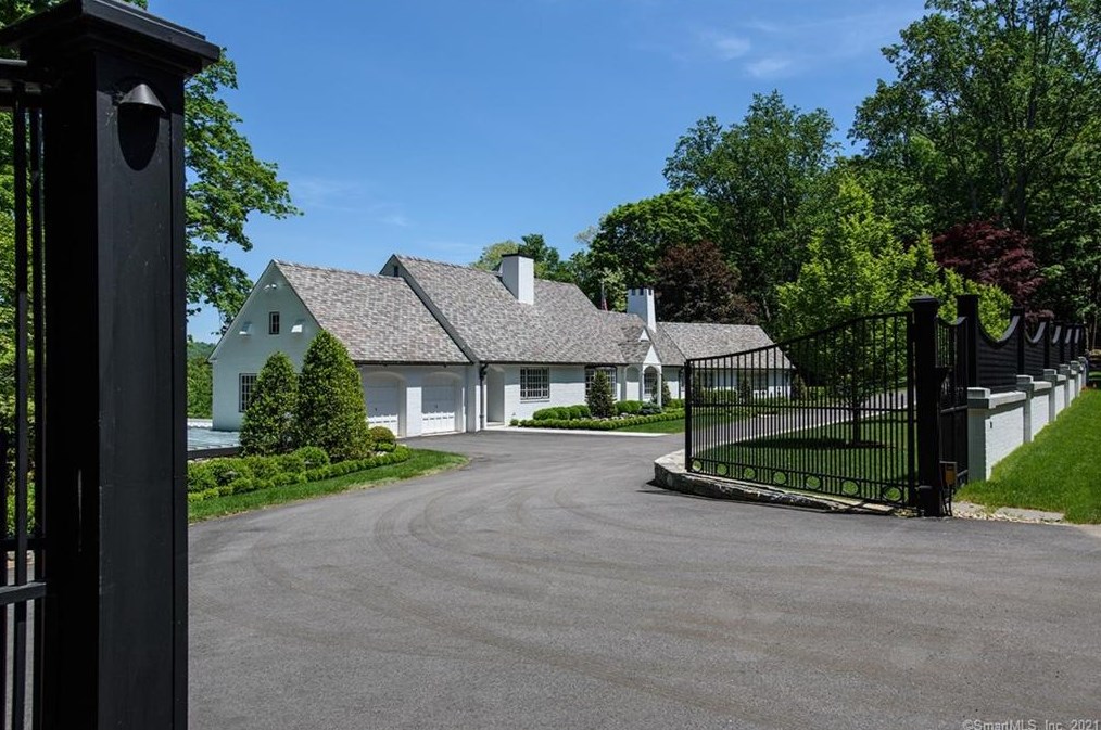 357 River Rd, Deep River, CT 06417