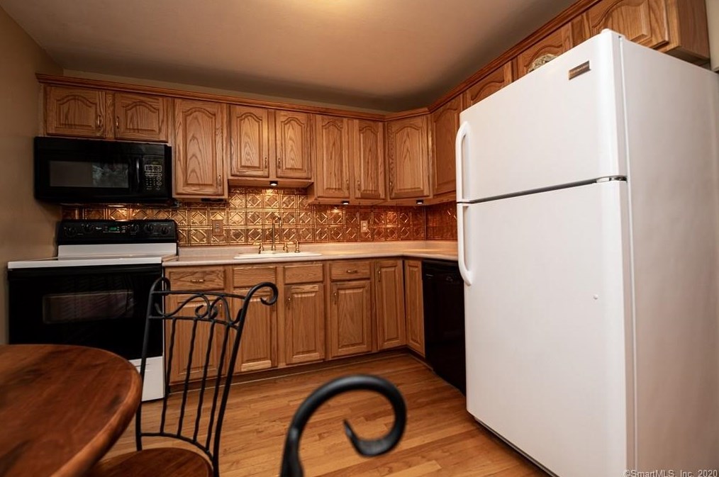 114 Worth Ave, New Haven CT 06518-3405 exterior