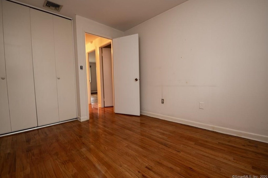 114 Worth Ave, New Haven CT 06518-3405 exterior