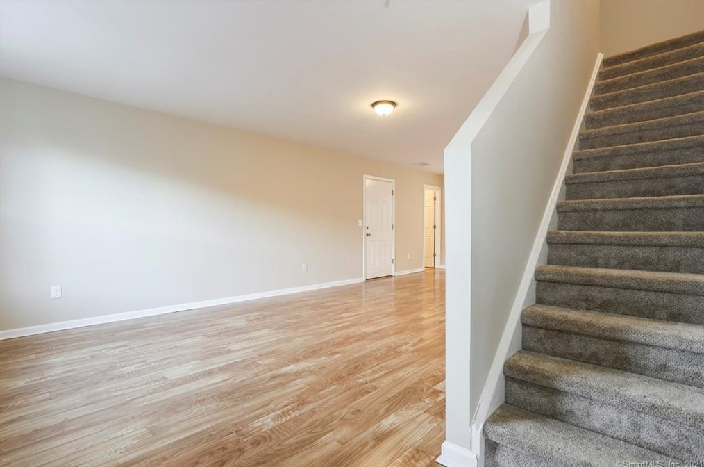 6 Fiddlehead Dr, Northville, CT 06776-5534