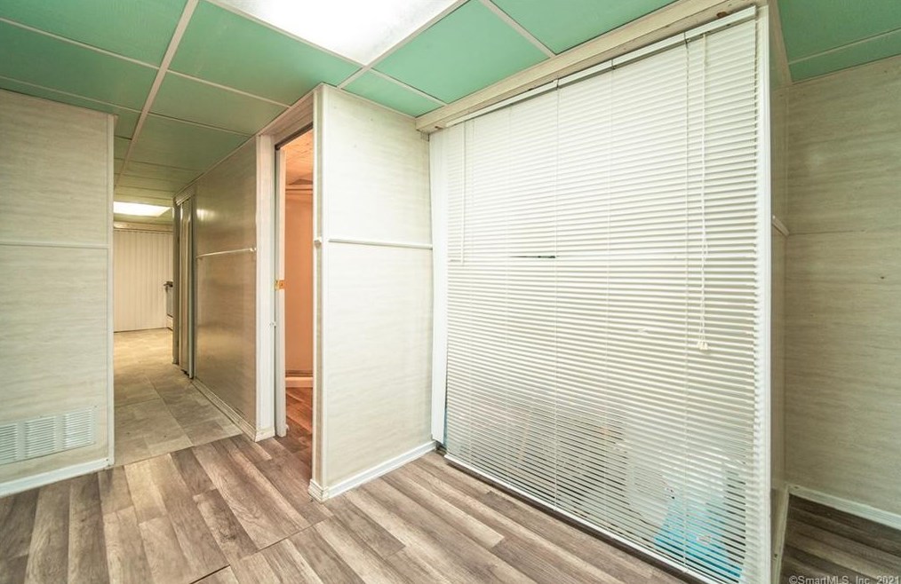 275 3 Ave, New Haven CT 06516-5404 exterior