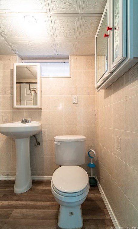 275 3 Ave, New Haven CT 06516-5404 exterior