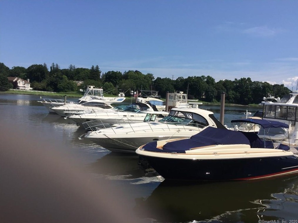7 River Rd, Cos Cob CT  06807-2717 exterior