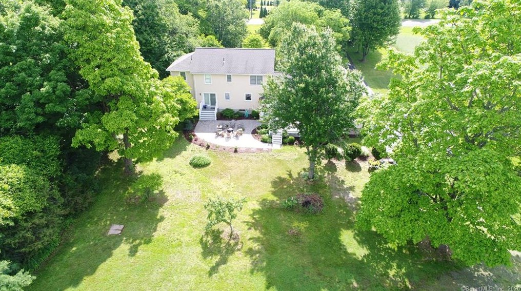 107 East St, Suffield CT  06078-1906 exterior